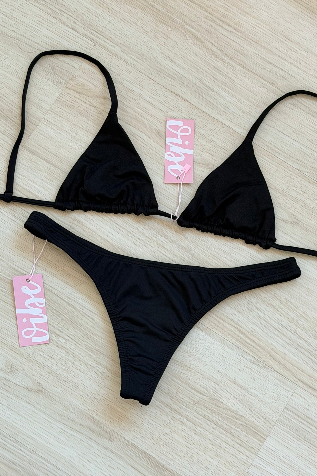 CONJUNTO: TOP LOLA E CALCINHA DUDA BLACK CONJUNTO: TOP LOLA E CALCINHA DUDA BLACK
