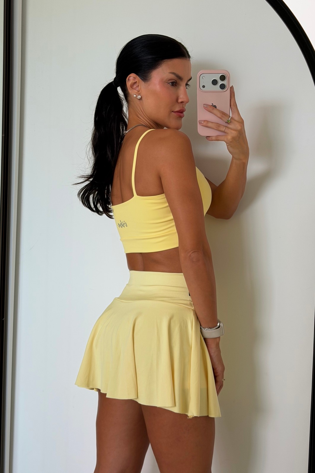 CONJUNTO: TOP FIT MEL E SHORT SAIA ACTIVE BUTTER