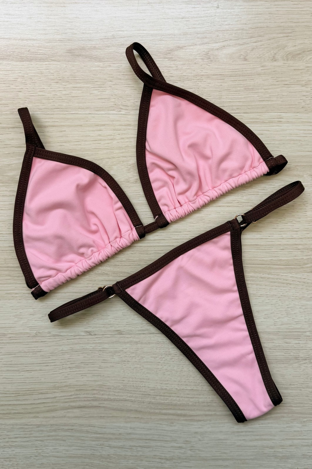 CONJUNTO: TOP SIMPLE E CALCINHA SUZY DONUT CONJUNTO: TOP SIMPLE E CALCINHA SUZY DONUT