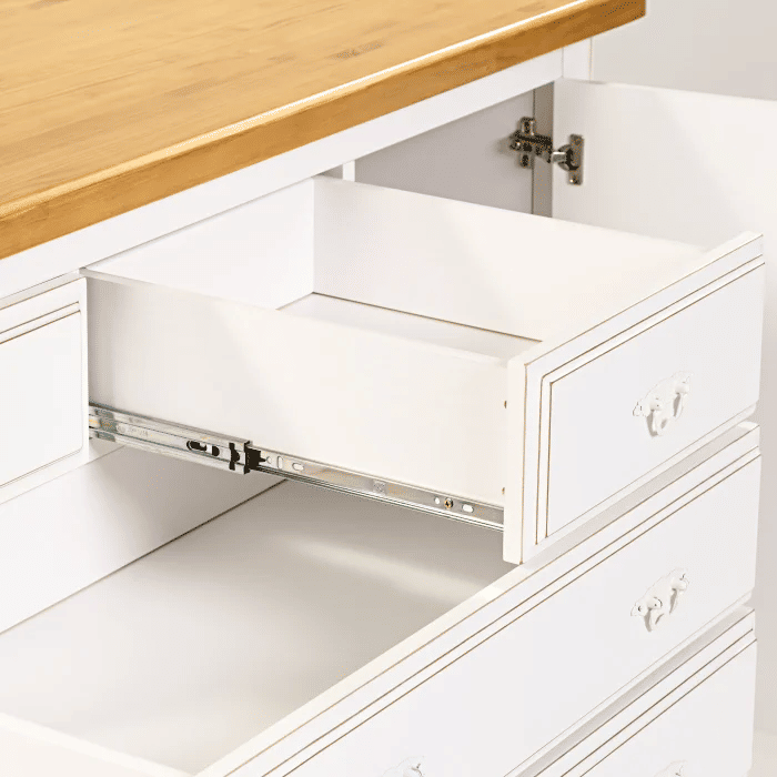 Cômoda Entalhada 5 Gavetas e 1 porta Branco Provençal com Tampo Mel