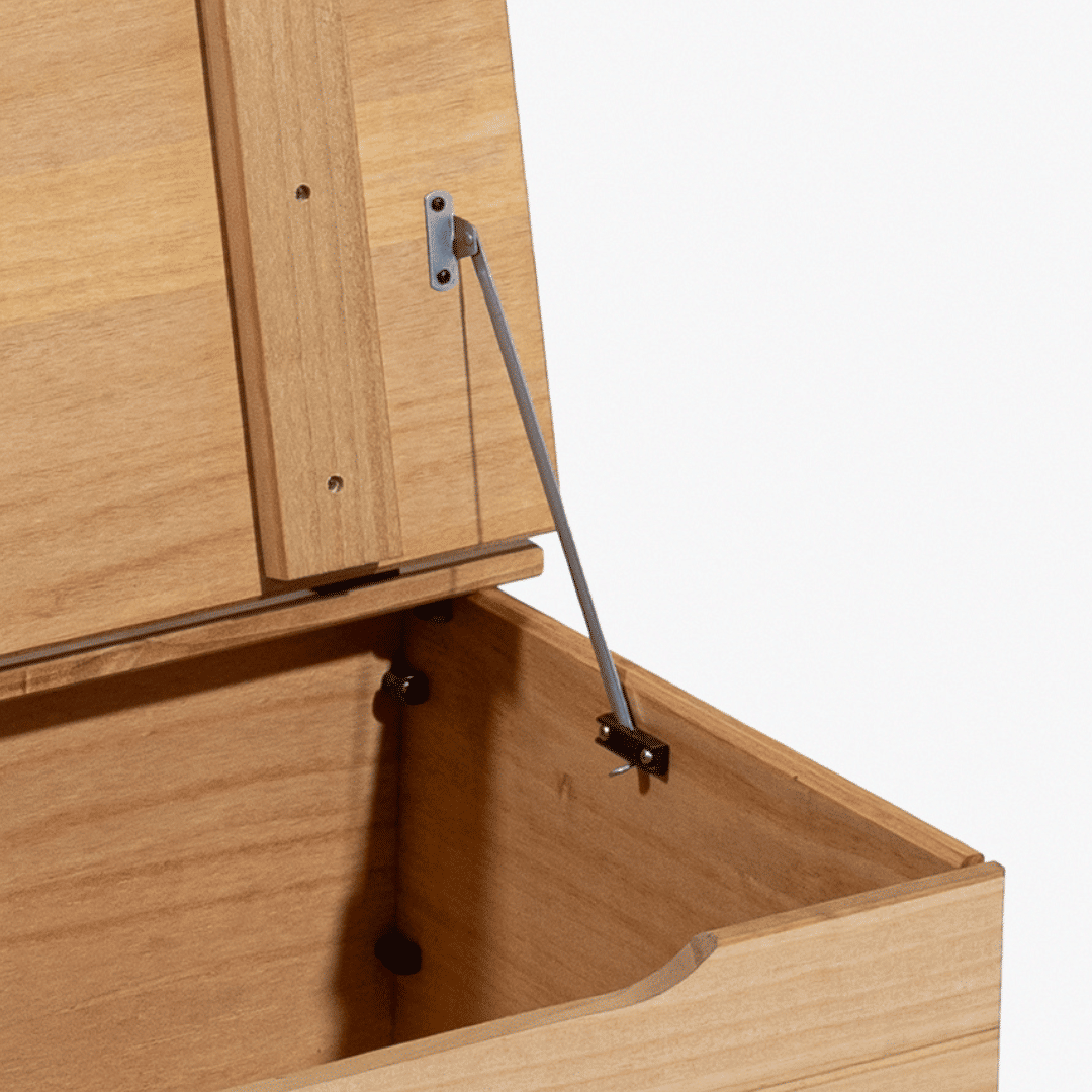 Baú de Armazenamento em Madeira Maciça de Pinus com Tampa Articulada e Trava de Segurança Baú de Armazenamento em Madeira Maciça de Pinus com Tampa Articulada e Trava de Segurança