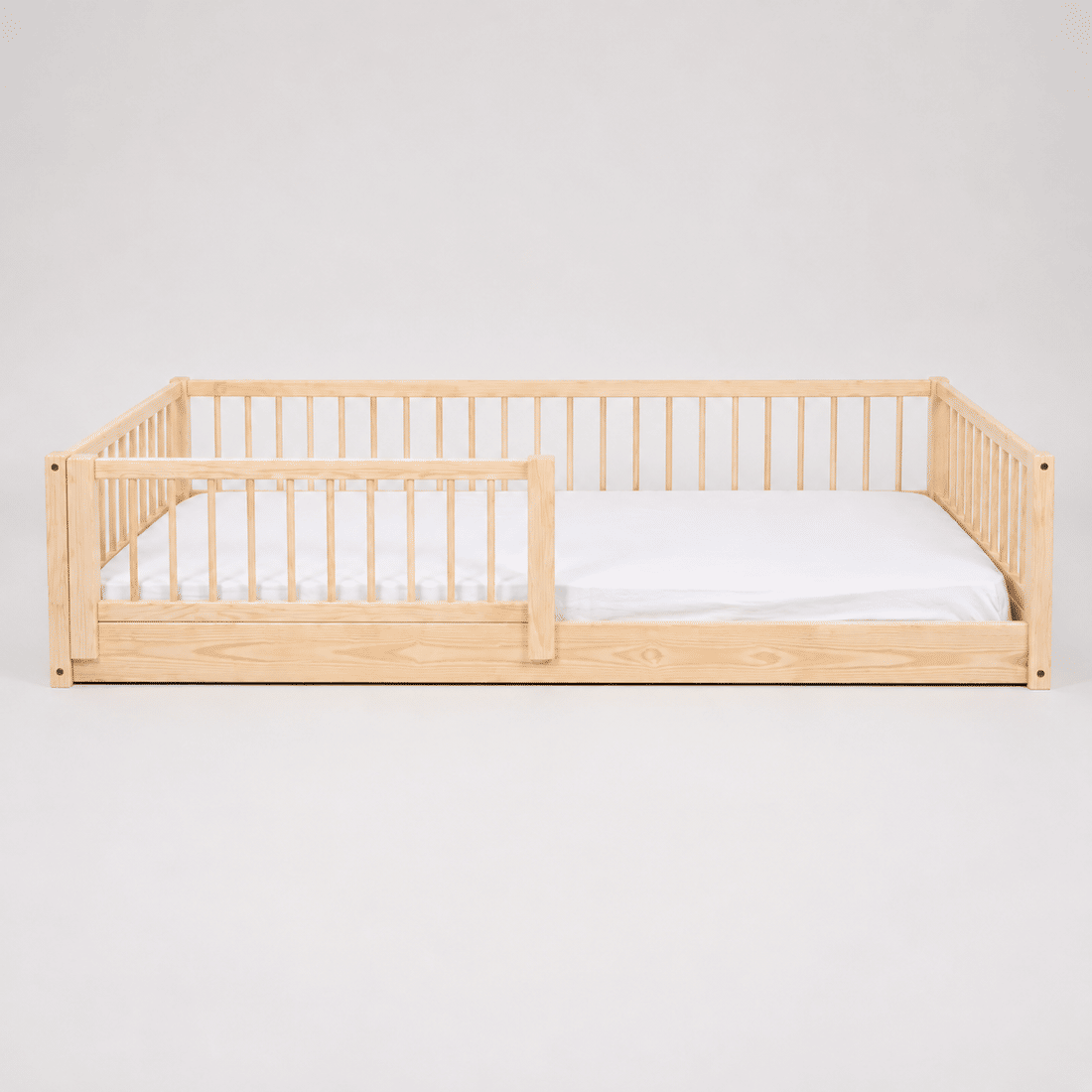 Cama Infantil de Solteiro Montessori em Madeira Maciça Pinus Natural