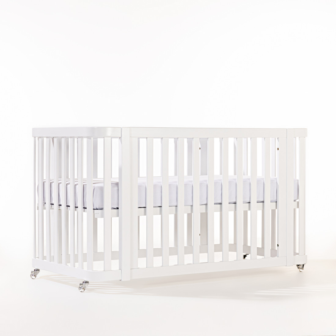 Kit Berço 3 em 1 + Cômoda 4 gavetas e 1 Porta com Rattan Branco | Linha Feliz + 1,2,3 Kit Berço 3 em 1 + Cômoda 4 gavetas e 1 Porta com Rattan Branco | Linha Feliz + 1,2,3