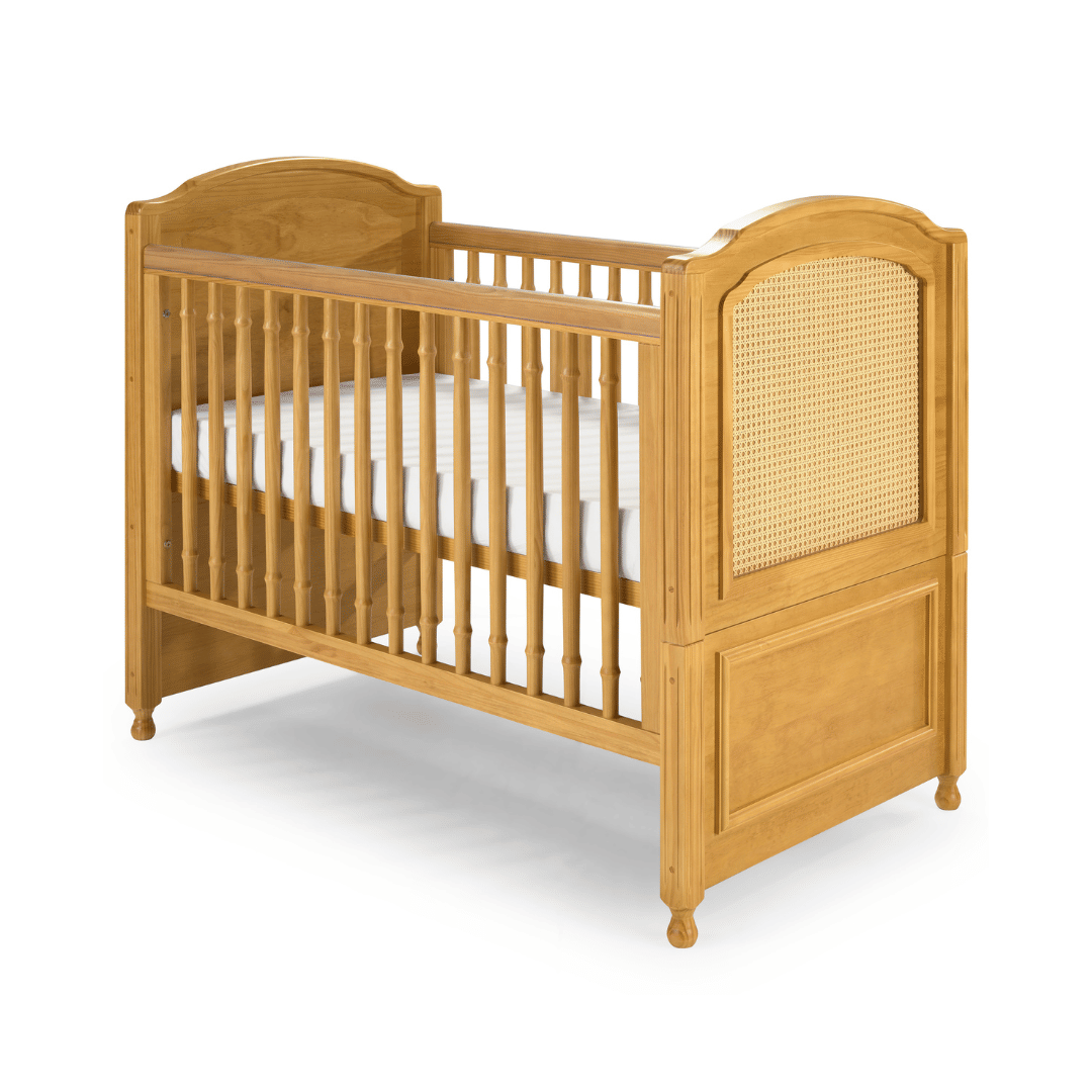 Kit Feliz Berço 2 em 1 e Cômoda 4 Gavetas e 1 Porta com Rattan em Madeira Maciça Mel Kit Feliz Berço 2 em 1 e Cômoda 4 Gavetas e 1 Porta com Rattan em Madeira Maciça Mel
