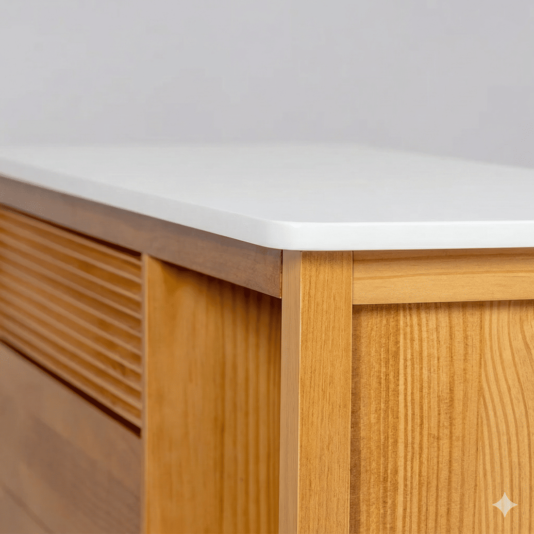 Cômoda Zig 4 Gavetas e 1 Porta de Madeira Maciça Mel com Tampo Branco Cômoda Zig 4 Gavetas e 1 Porta de Madeira Maciça Mel com Tampo Branco