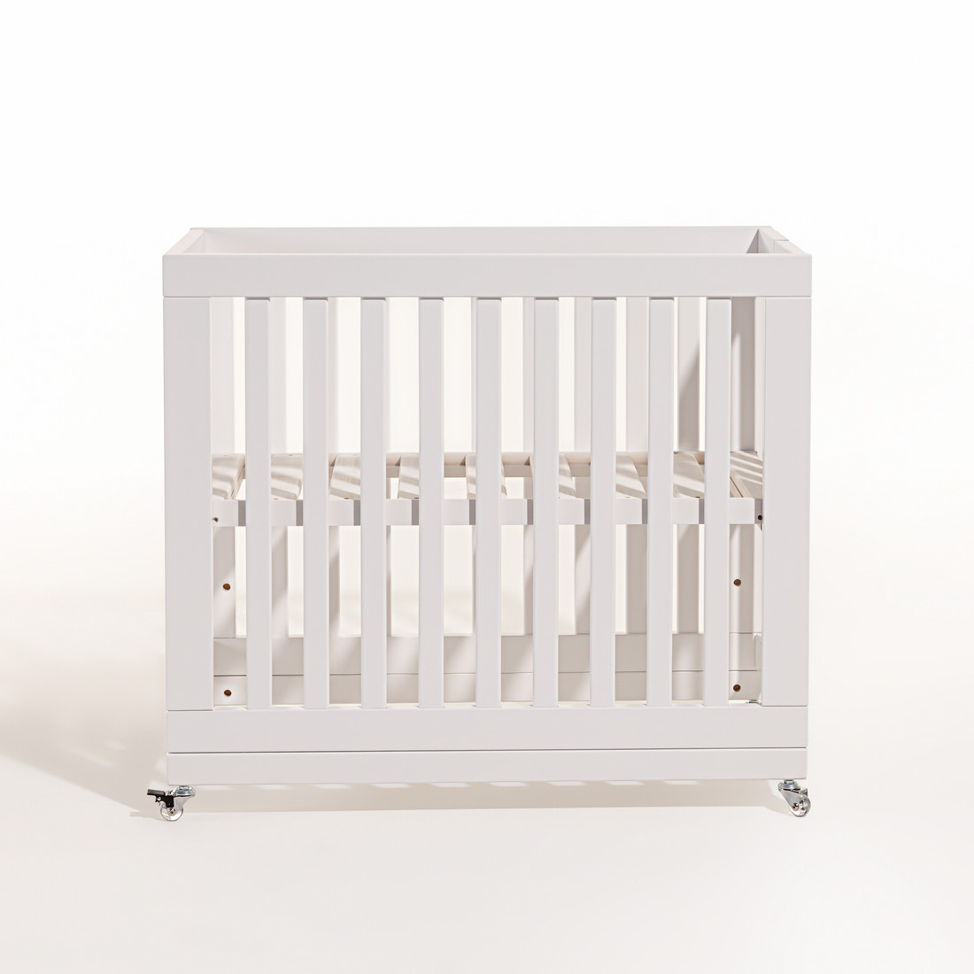 Mini Berço Dobrável Fold de Madeira Branco Mini Berço Dobrável Fold de Madeira Branco