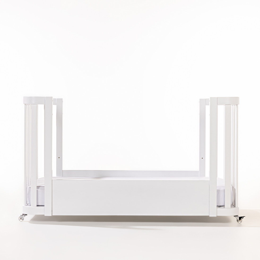 Kit Berço 1,2,3 e Cômoda Feliz com Porta Trançada Branco Kit Berço 1,2,3 e Cômoda Feliz com Porta Trançada Branco