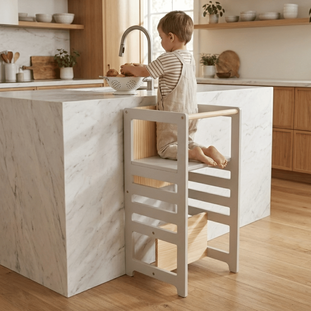 Torre de Aprendizagem Montessori 4 em 1 Cinza Cadeirão Ajustável, Mesinha de Atividades, Quadro de Desenhos Torre de Aprendizagem Montessori 4 em 1 Cinza Cadeirão Ajustável, Mesinha de Atividades, Quadro de Desenhos