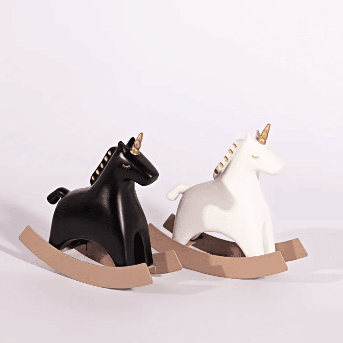 Unicórnio Decorativo Branco e Preto Unicórnio Decorativo Branco e Preto