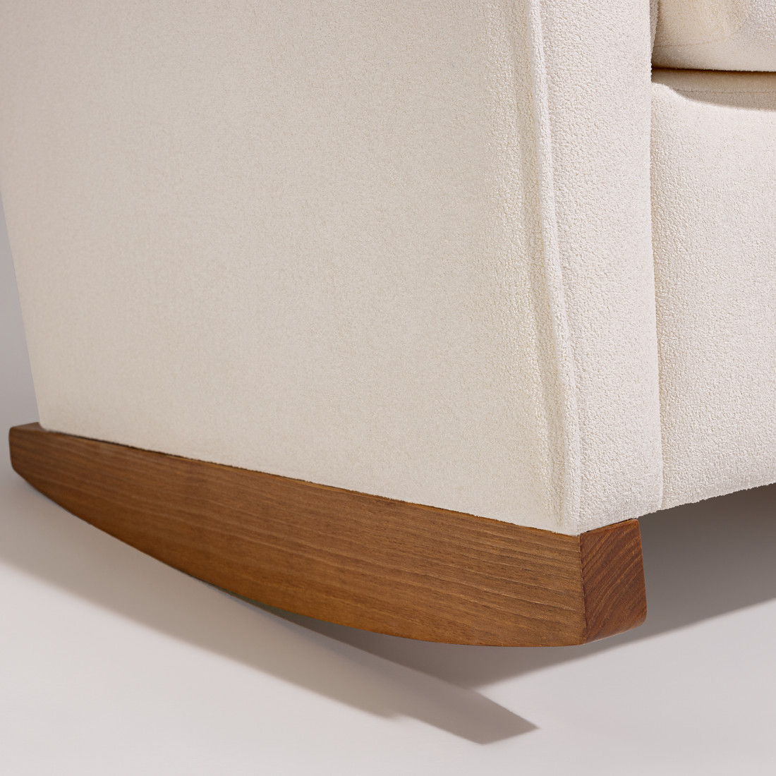 Poltrona de Amamentação Cloud com Balanço + Puff Mommy Bouclé Branco Poltrona de Amamentação Cloud com Balanço + Puff Mommy Bouclé Branco