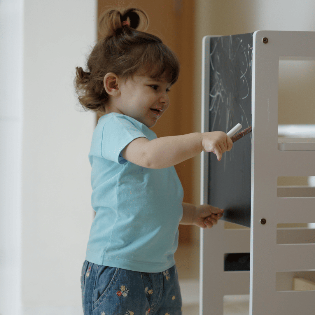 Torre de Aprendizagem Montessoriana 4 em 1 Rosa