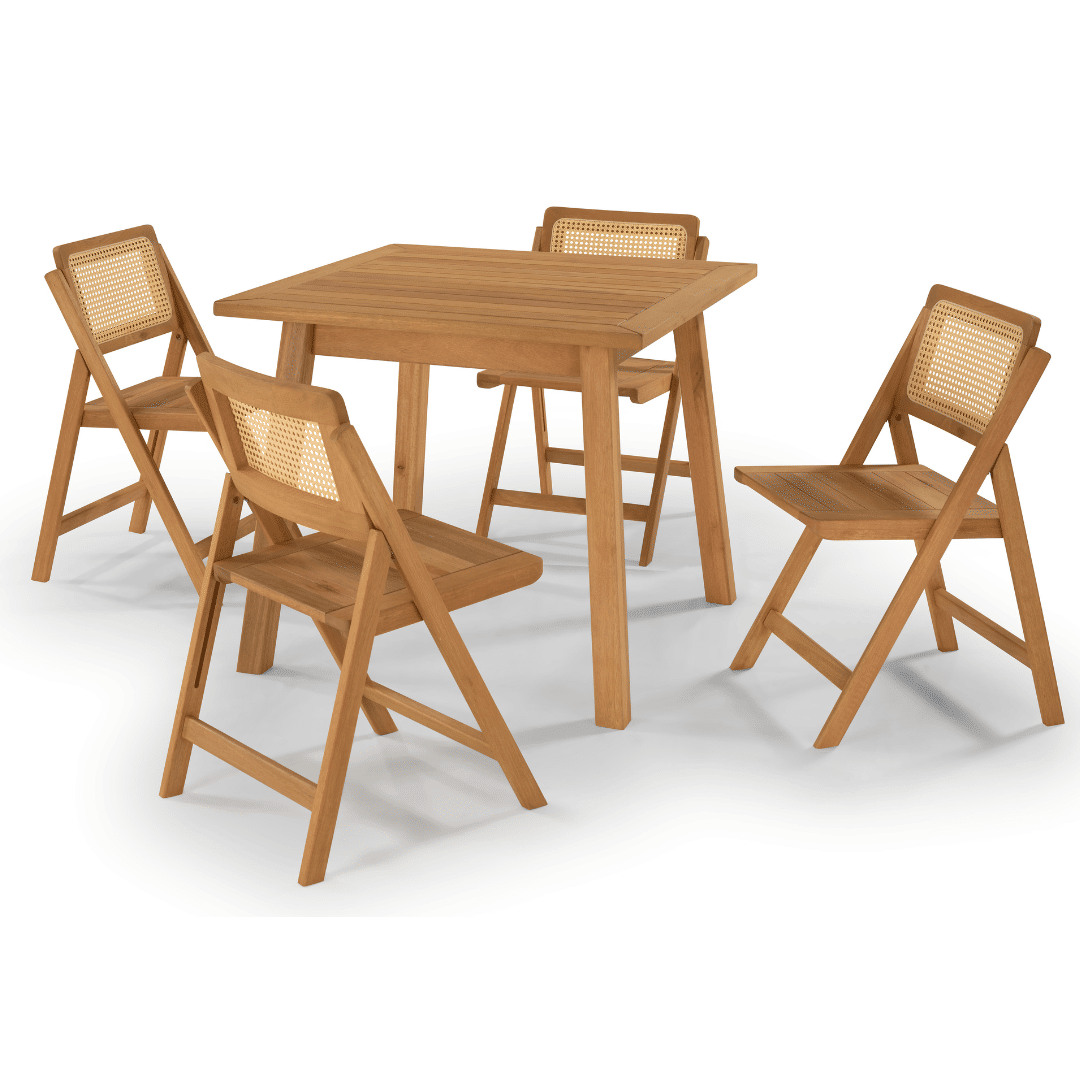 Conjunto de Mesa Quadrada com 4 Cadeiras em Madeira de Eucalipto com Encosto em Rattan Natural na Cor Pitanga Conjunto de Mesa Quadrada com 4 Cadeiras em Madeira de Eucalipto com Encosto em Rattan Natural na Cor Pitanga