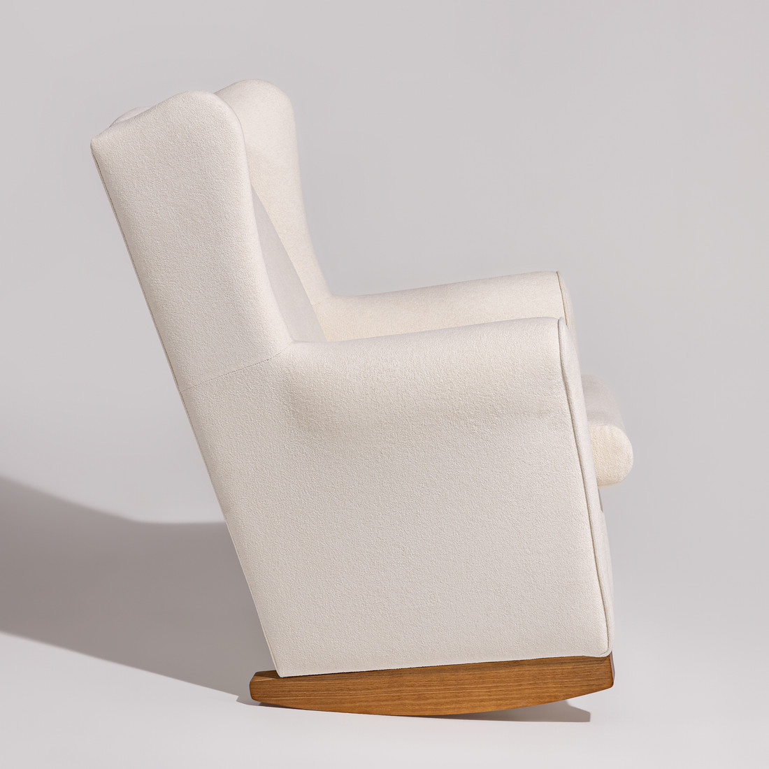 Poltrona de Amamentação Cloud com Balanço e Puff Bouclé Branco Poltrona de Amamentação Cloud com Balanço e Puff Bouclé Branco