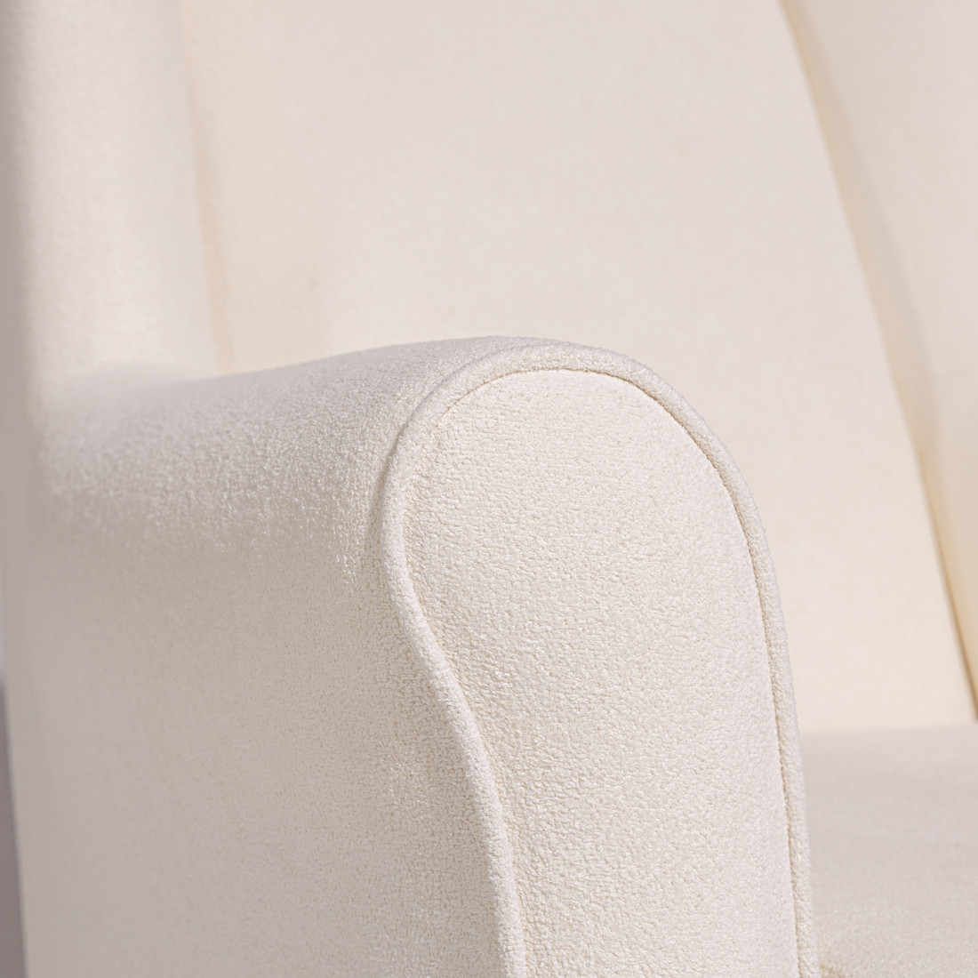 Poltrona de Amamentação Cloud com Balanço + Puff Mommy Bouclé Branco Poltrona de Amamentação Cloud com Balanço + Puff Mommy Bouclé Branco