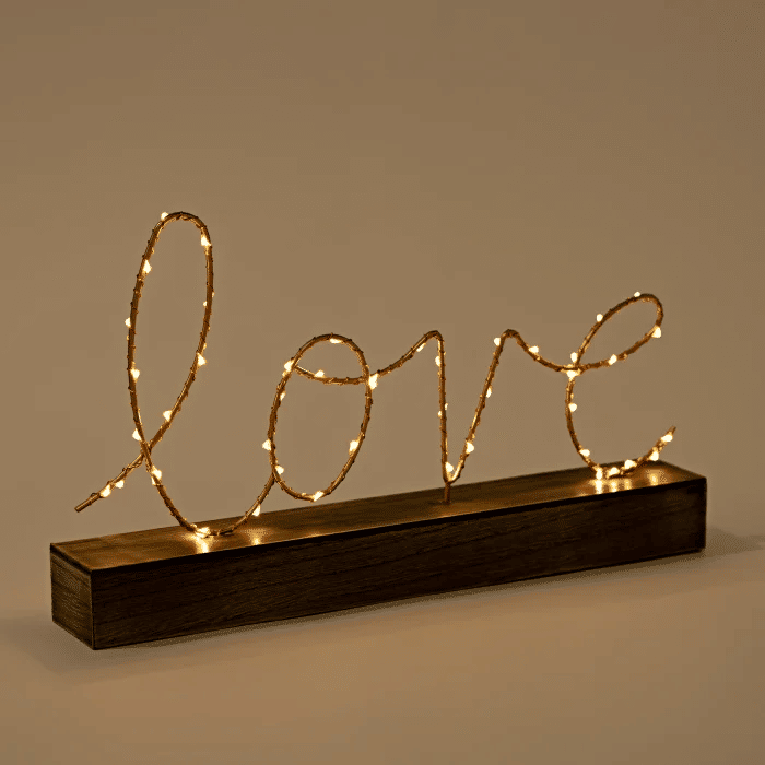 Luminária Decorativa de Mesa para Quarto e Sala Led LOVE Dourado a Pilha Luminária Decorativa de Mesa para Quarto e Sala Led LOVE Dourado a Pilha