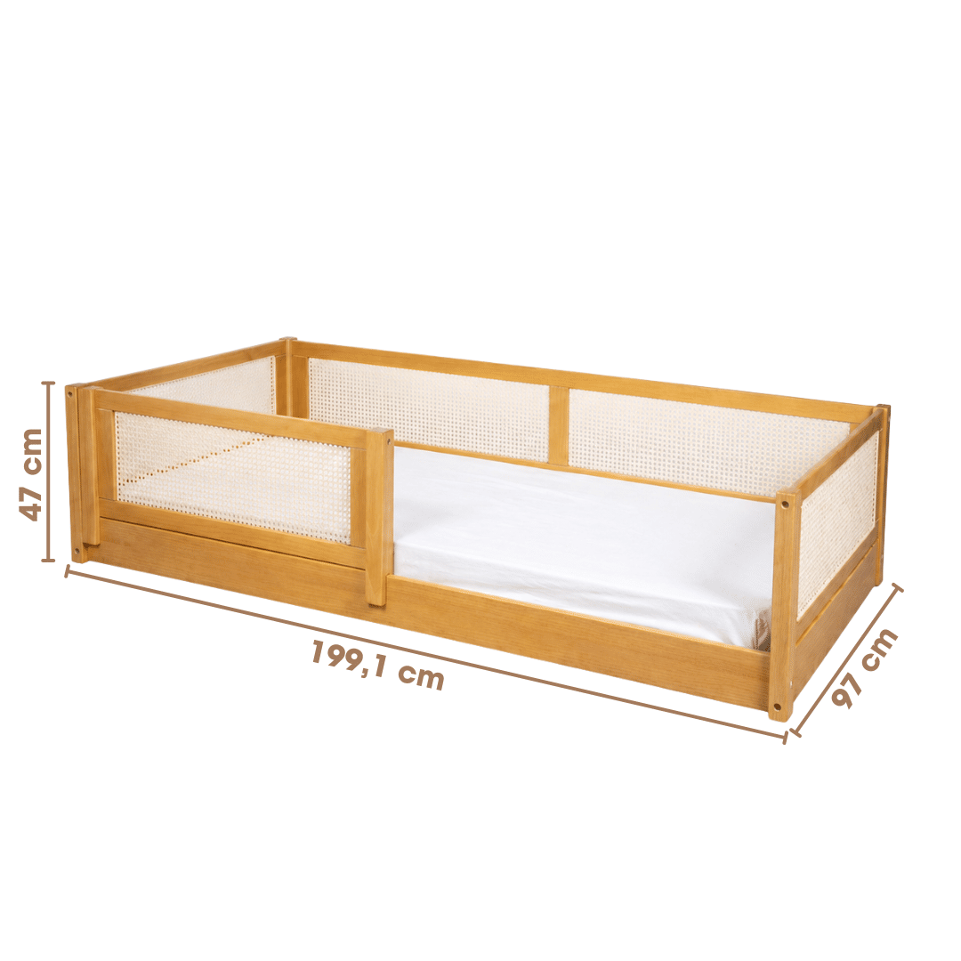 Cama Infantil de Solteiro Montessori em Madeira Maciça Pinus Mel Com Rattan Natural Cama Infantil de Solteiro Montessori em Madeira Maciça Pinus Mel Com Rattan Natural
