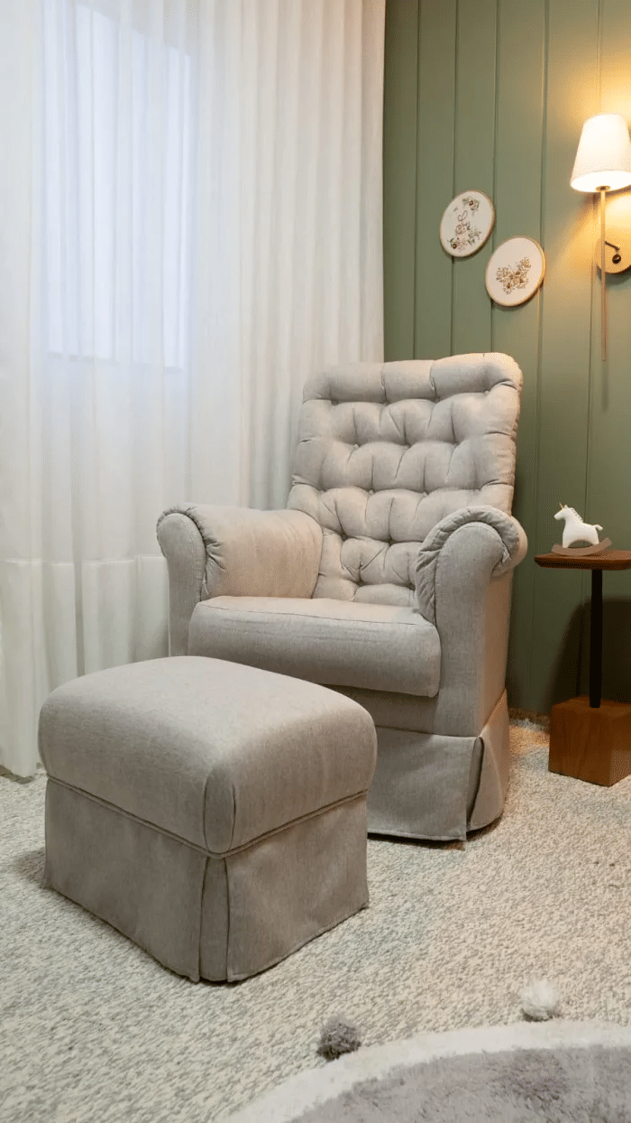 Poltrona de Amamentação Mommy com Balanço Linho Cinza Poltrona de Amamentação Mommy com Balanço Linho Cinza