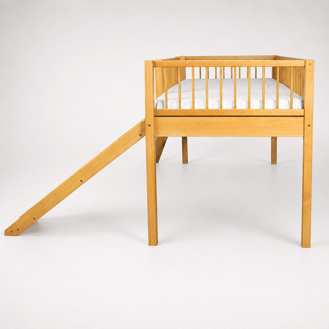 Cama Infantil de Solteiro Com Escorregador Bloomie em Madeira Maciça Pinus Mel