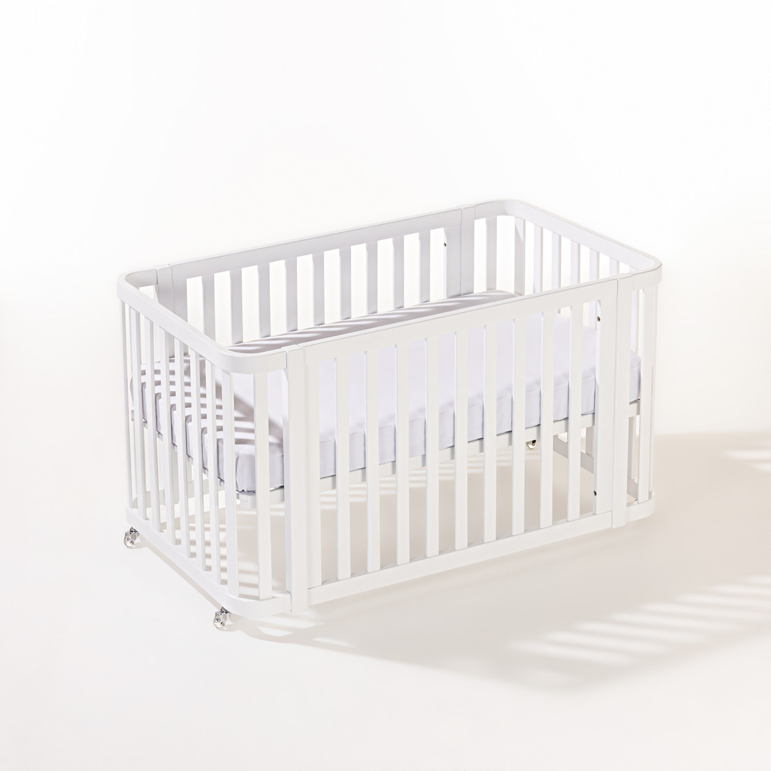 Kit Berço 3 em 1 + Cômoda 4 gavetas e 1 Porta com Rattan Branco | Linha Feliz + 1,2,3 Kit Berço 3 em 1 + Cômoda 4 gavetas e 1 Porta com Rattan Branco | Linha Feliz + 1,2,3