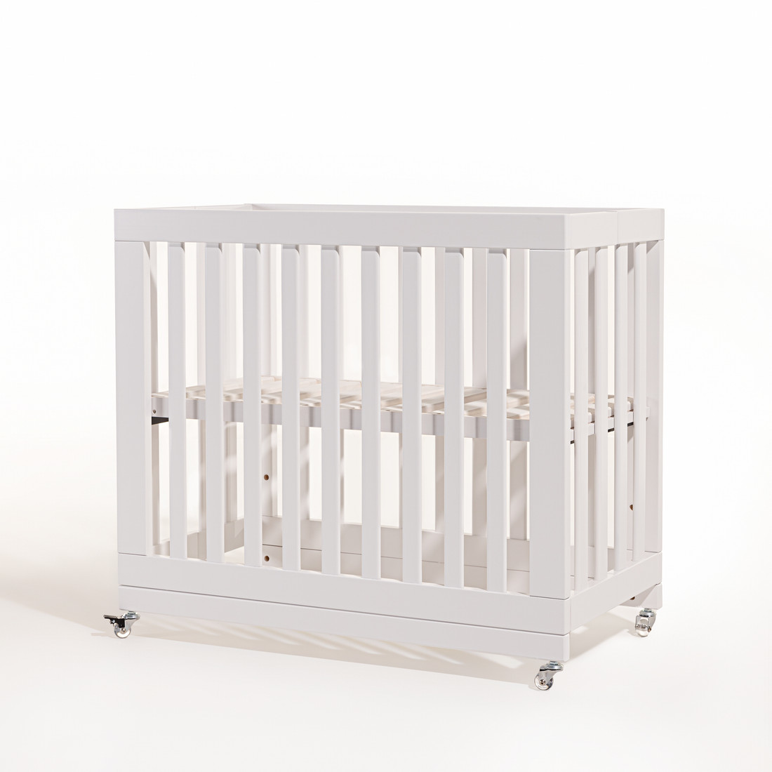 Mini Berço Dobrável Fold de Madeira Branco Mini Berço Dobrável Fold de Madeira Branco