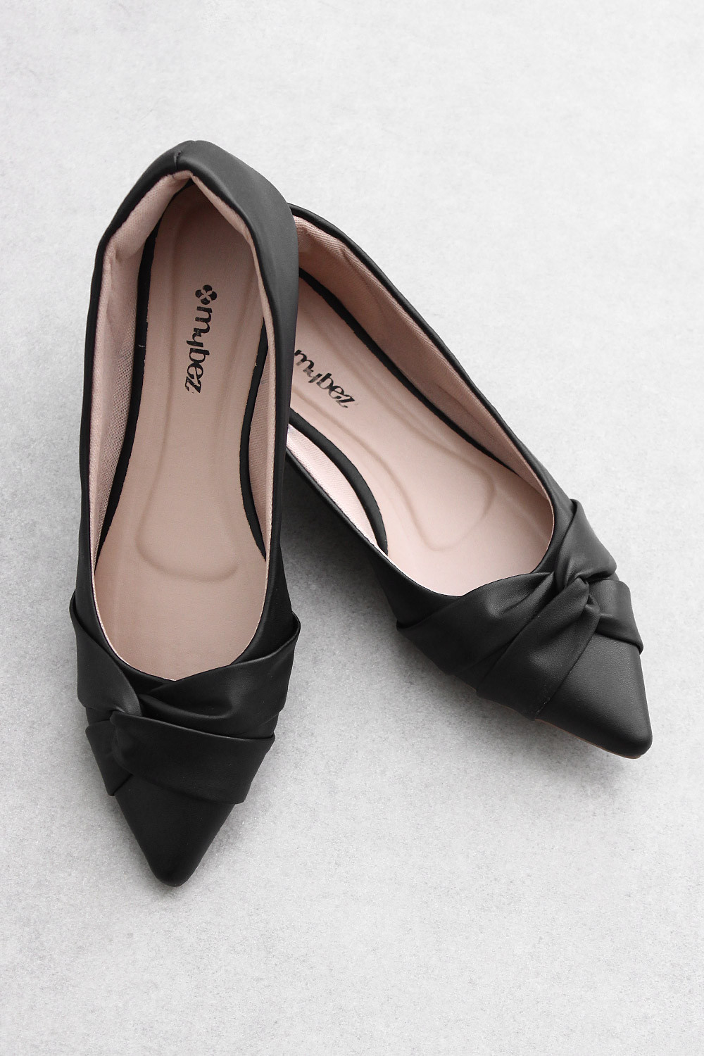 Sapatilha Mybez Julia Nó Torcido - Conforto e Estilo em Bico Fino Preta