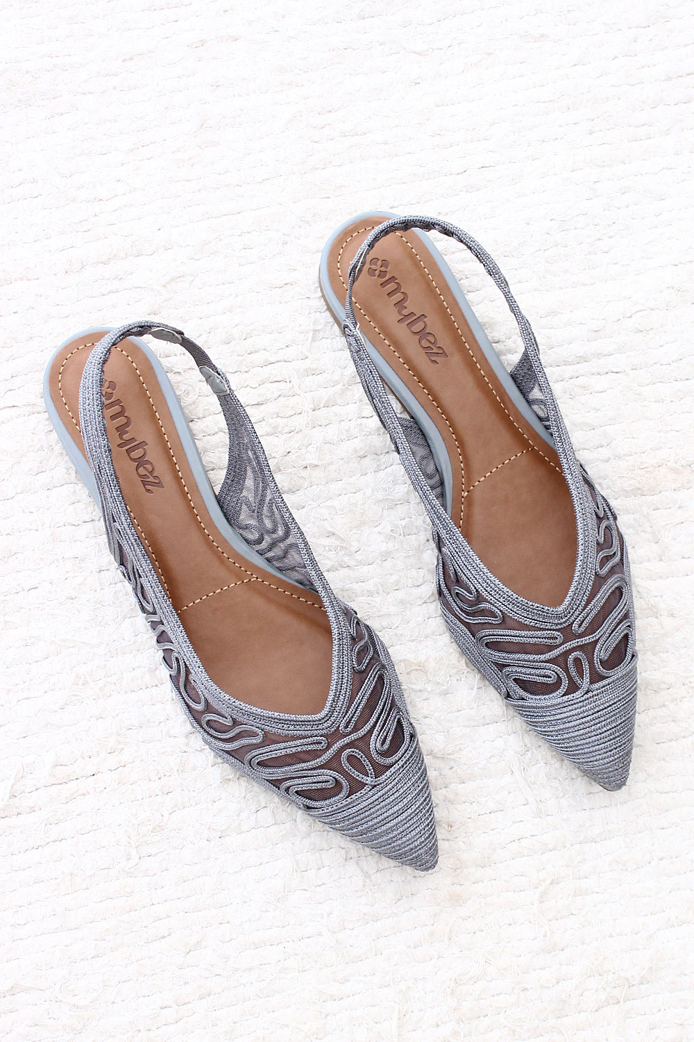 Sapatilha Mybez Beatriz com Bordado, Tela e Elástico de Ajuste