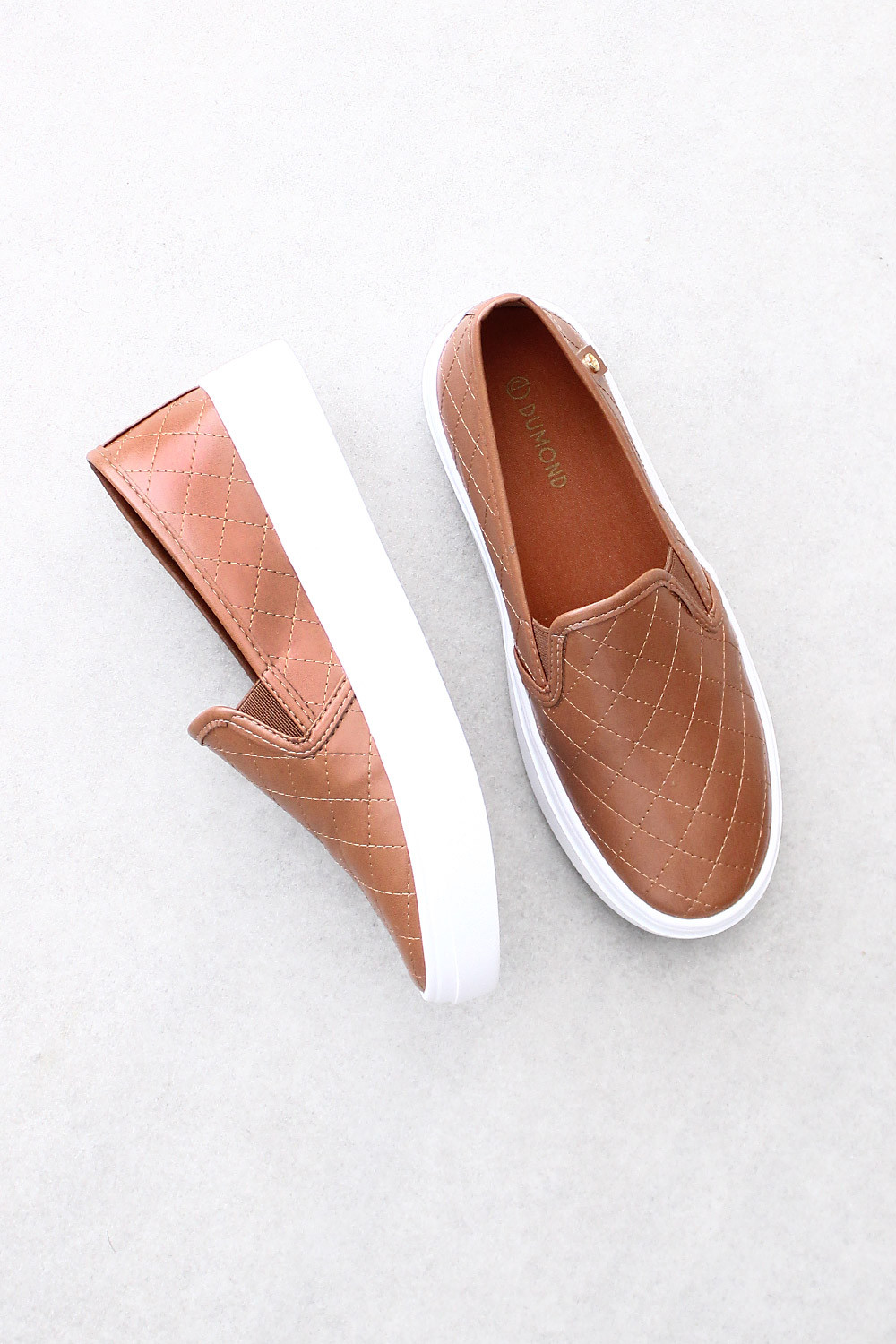 Tênis Dumond Slip On com Solado de 3cm e Palmilha Confortável