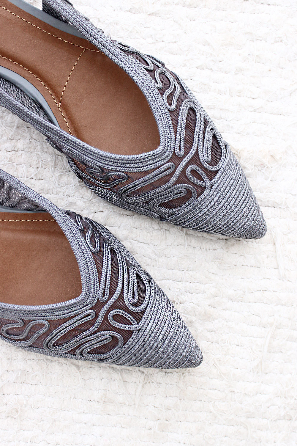 Sapatilha Mybez Beatriz com Bordado, Tela e Elástico de Ajuste