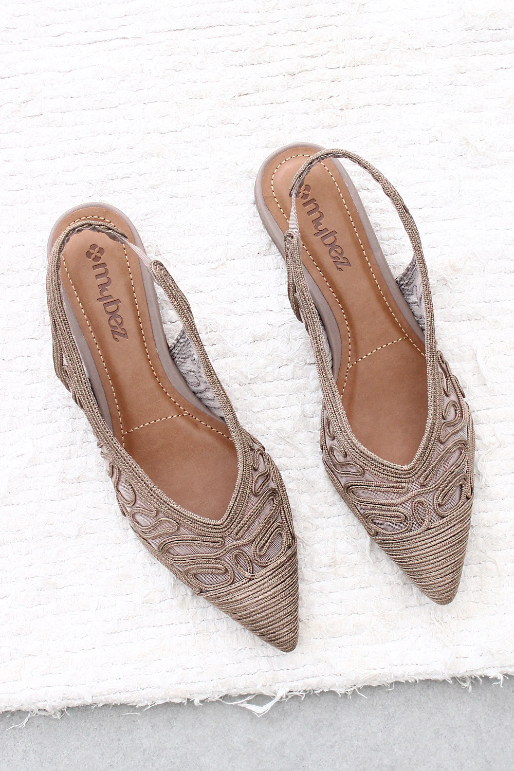 Sapatilha Mybez Beatriz com Bordado, Tela e Elástico de Ajuste