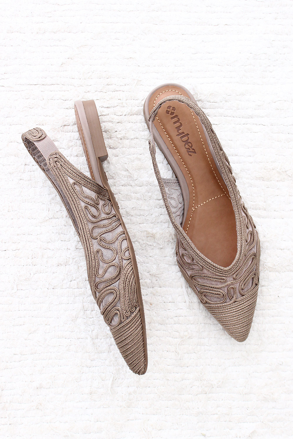 Sapatilha Mybez Beatriz com Bordado, Tela e Elástico de Ajuste