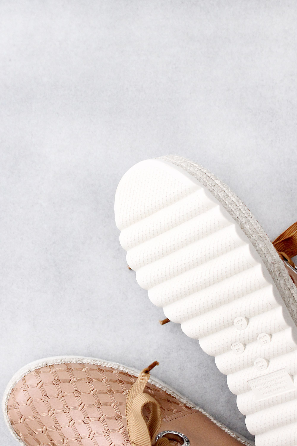 Tênis Mybez Luana com Cadarço em Gorgurão