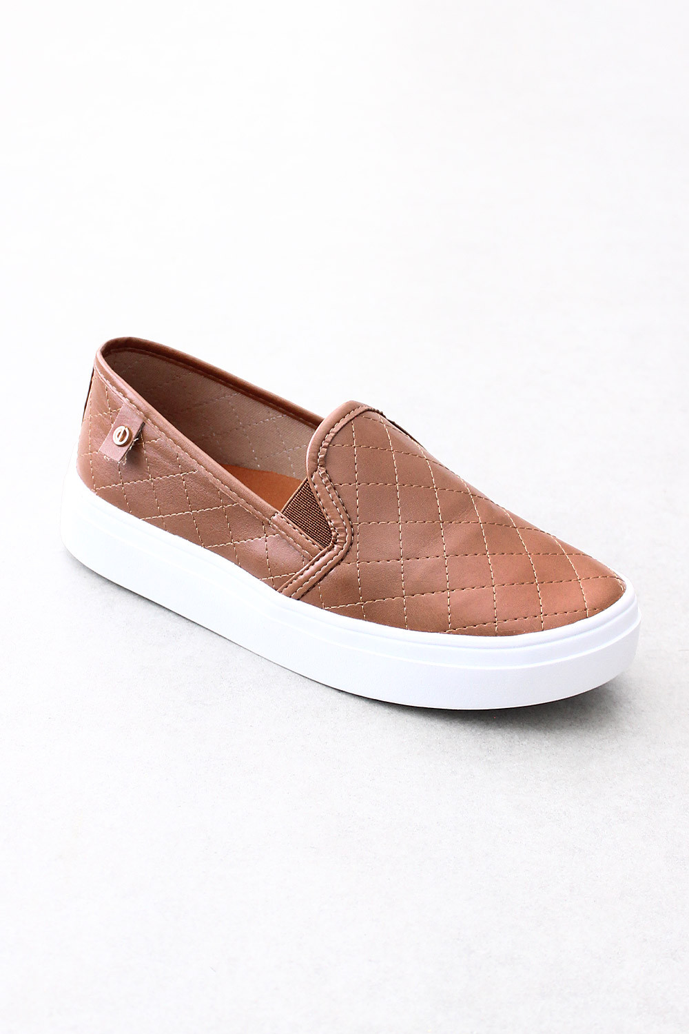 Tênis Dumond Slip On com Solado de 3cm e Palmilha Confortável