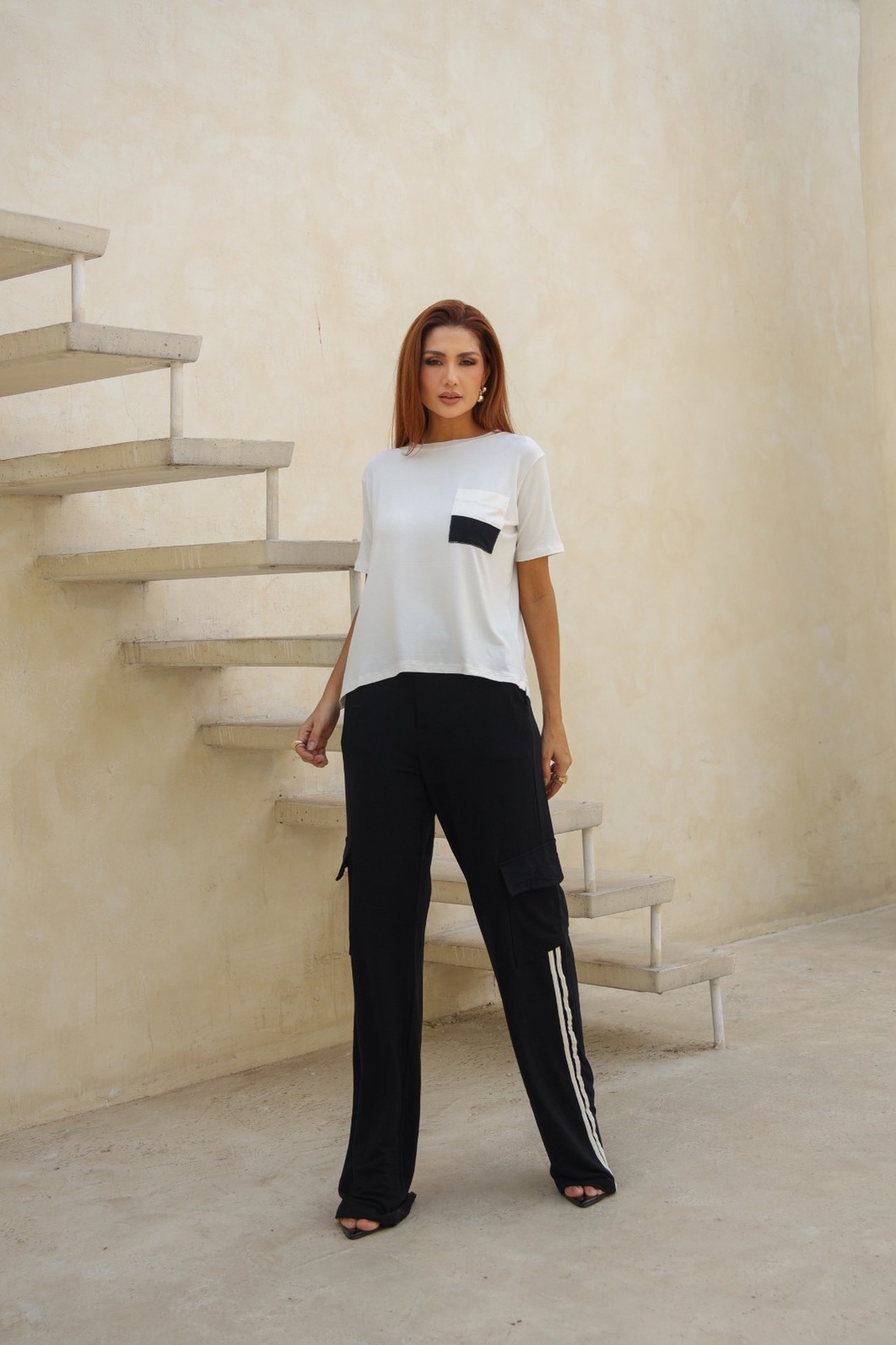Conjunto com t Shirts e Pantalona Bicolor Maria  Preto/Off