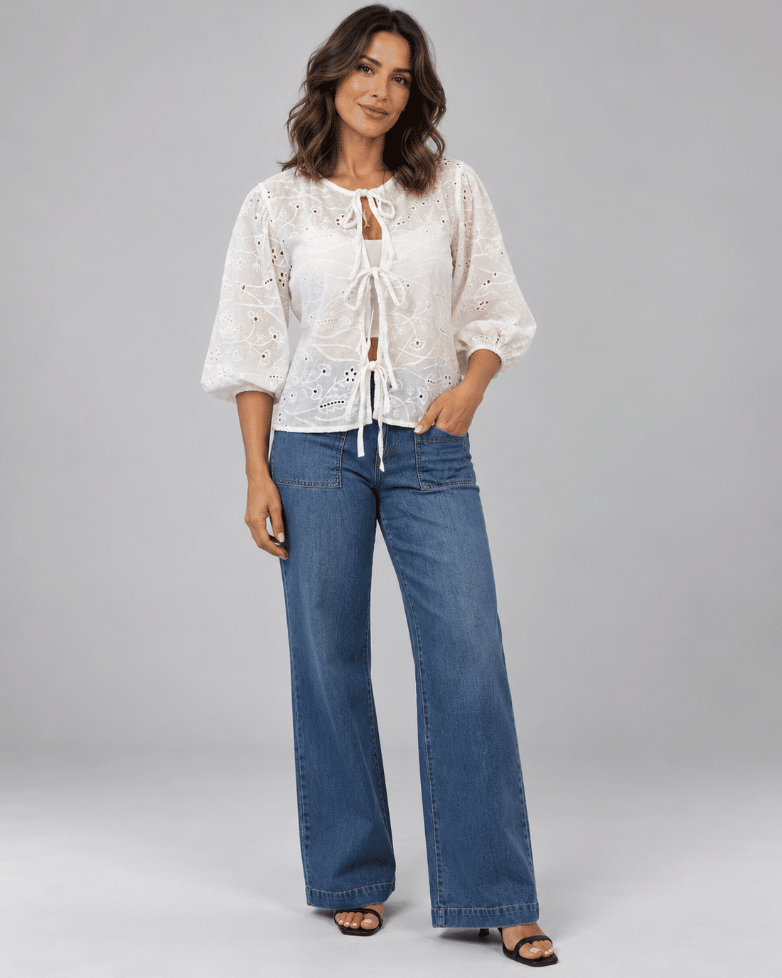 Bata Aline em Laise 100% Algodão com Amarração Frontal Branco. Bata Aline em Laise 100% Algodão com Amarração Frontal Branco.