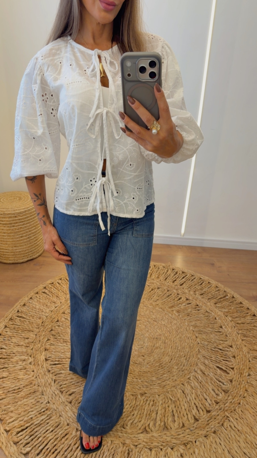 Bata Aline em Laise 100% Algodão com Amarração Frontal Branco. Bata Aline em Laise 100% Algodão com Amarração Frontal Branco.