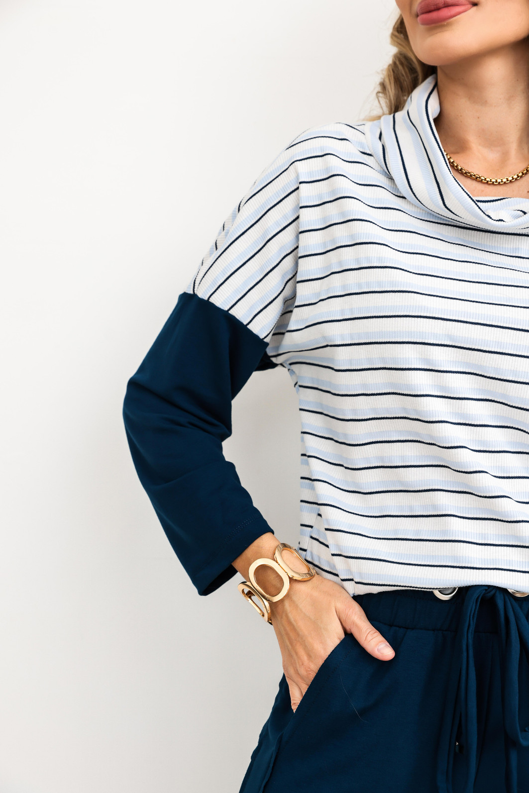 Conjunto com Blusa Listrada Ariel Edição Ltda Marinho