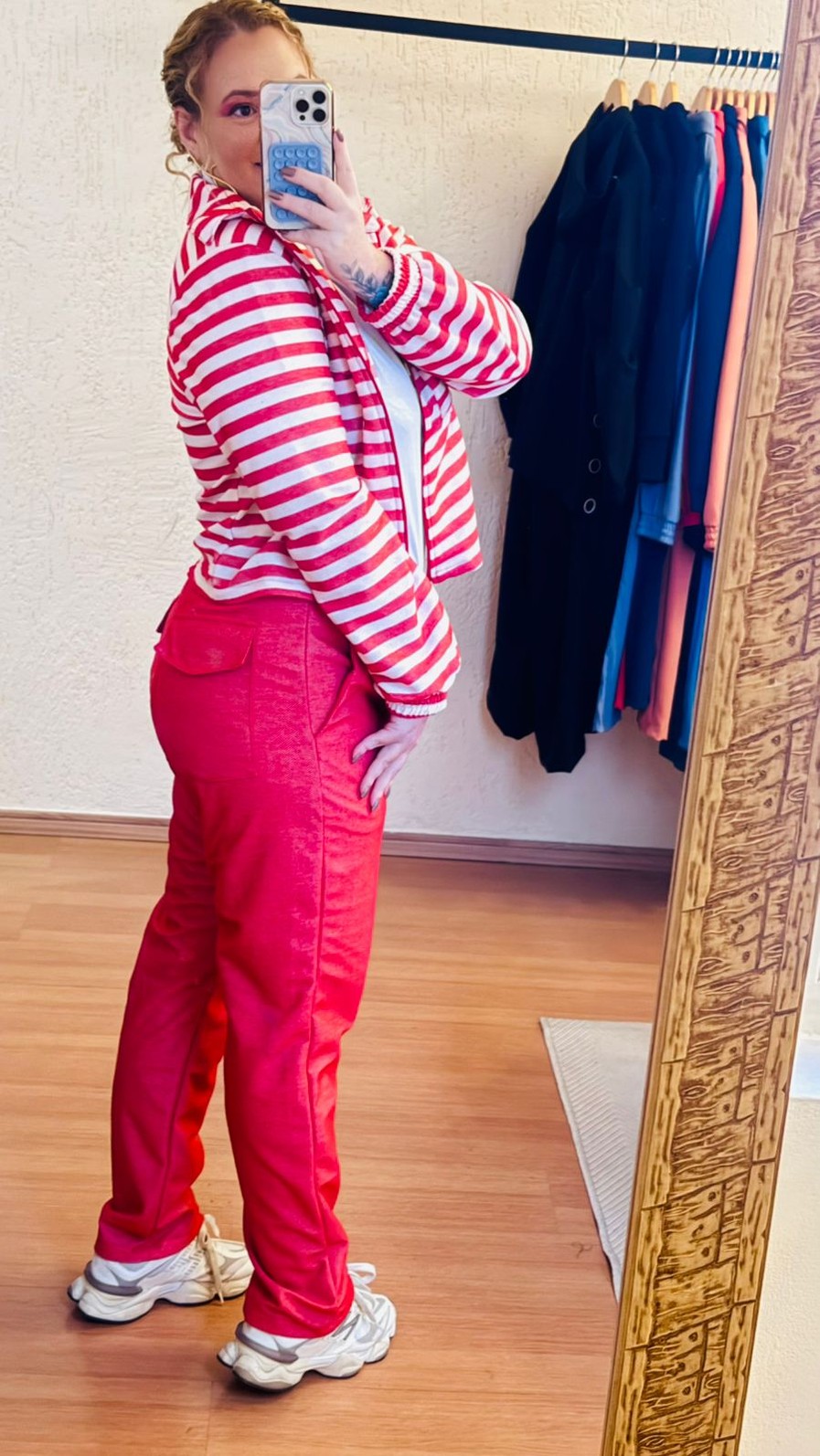 Conjunto Feminino  Em Moleton levinho Vermelho  com listra  Gloria