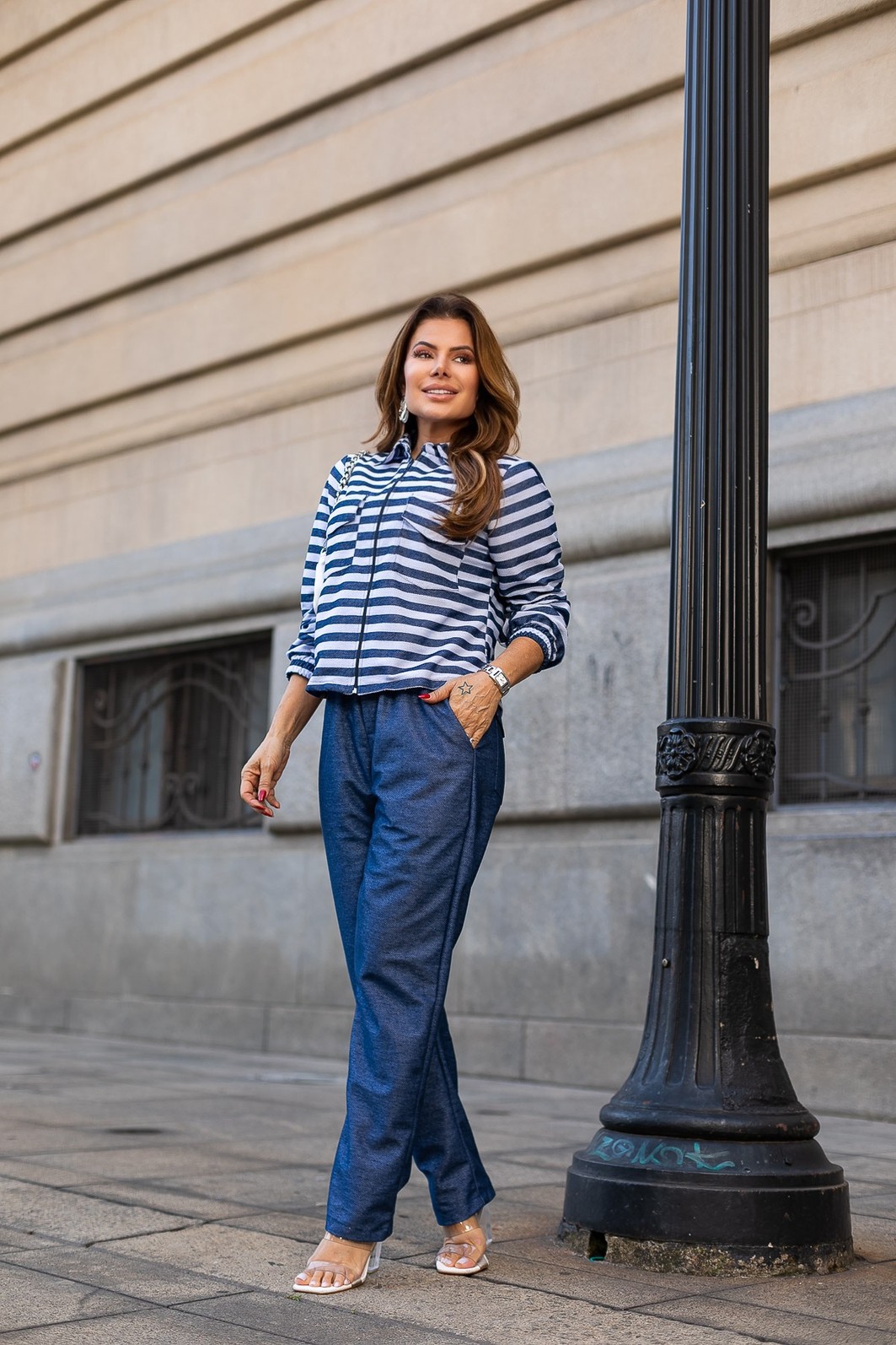 Conjunto Feminino  Em Moleton levinho azul jeans com listra  Gloria