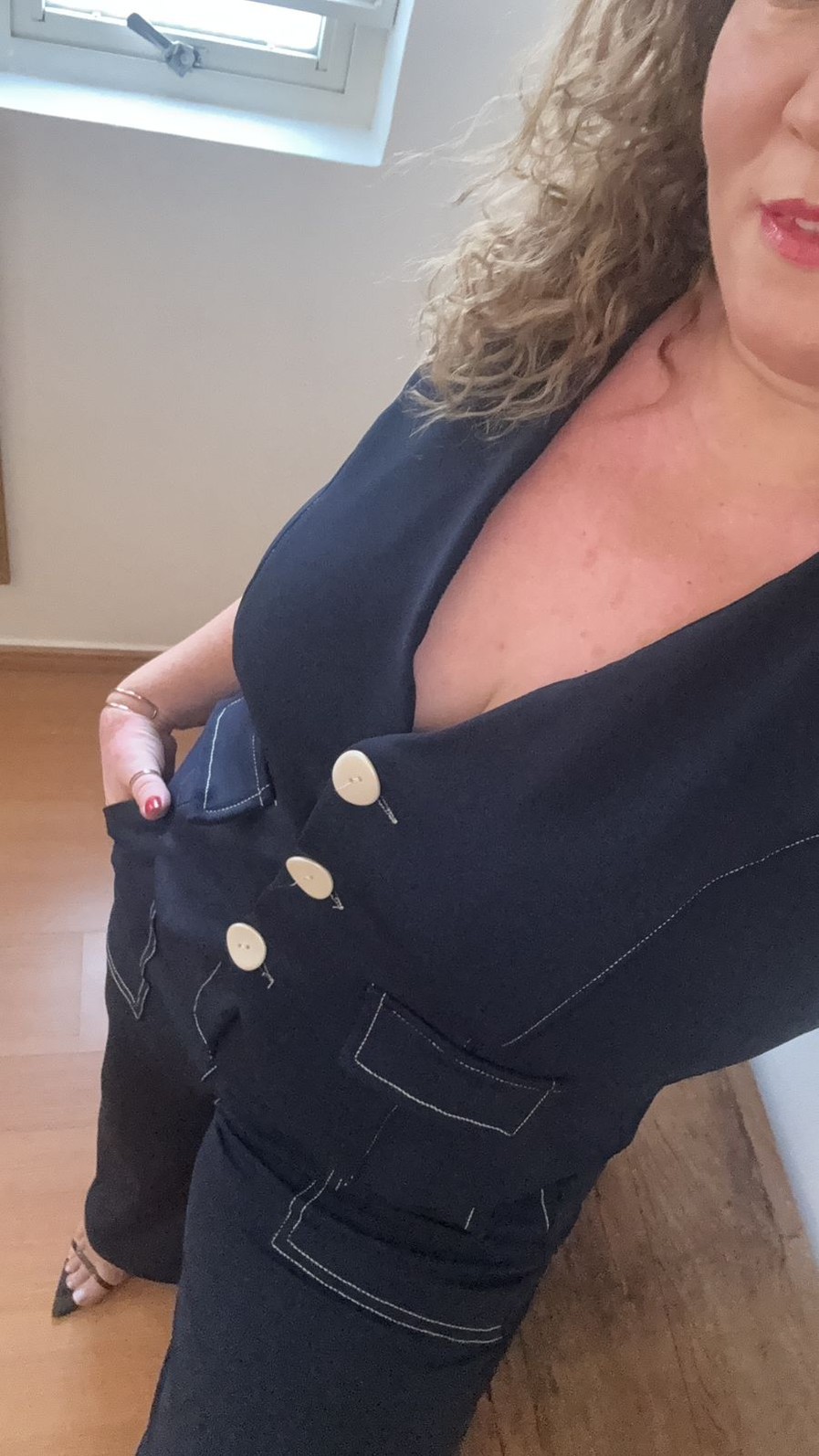 Conjunto Megan em Malha de Ponto Roma Marinho com Pesponto Branco Conjunto Megan em Malha de Ponto Roma Marinho com Pesponto Branco