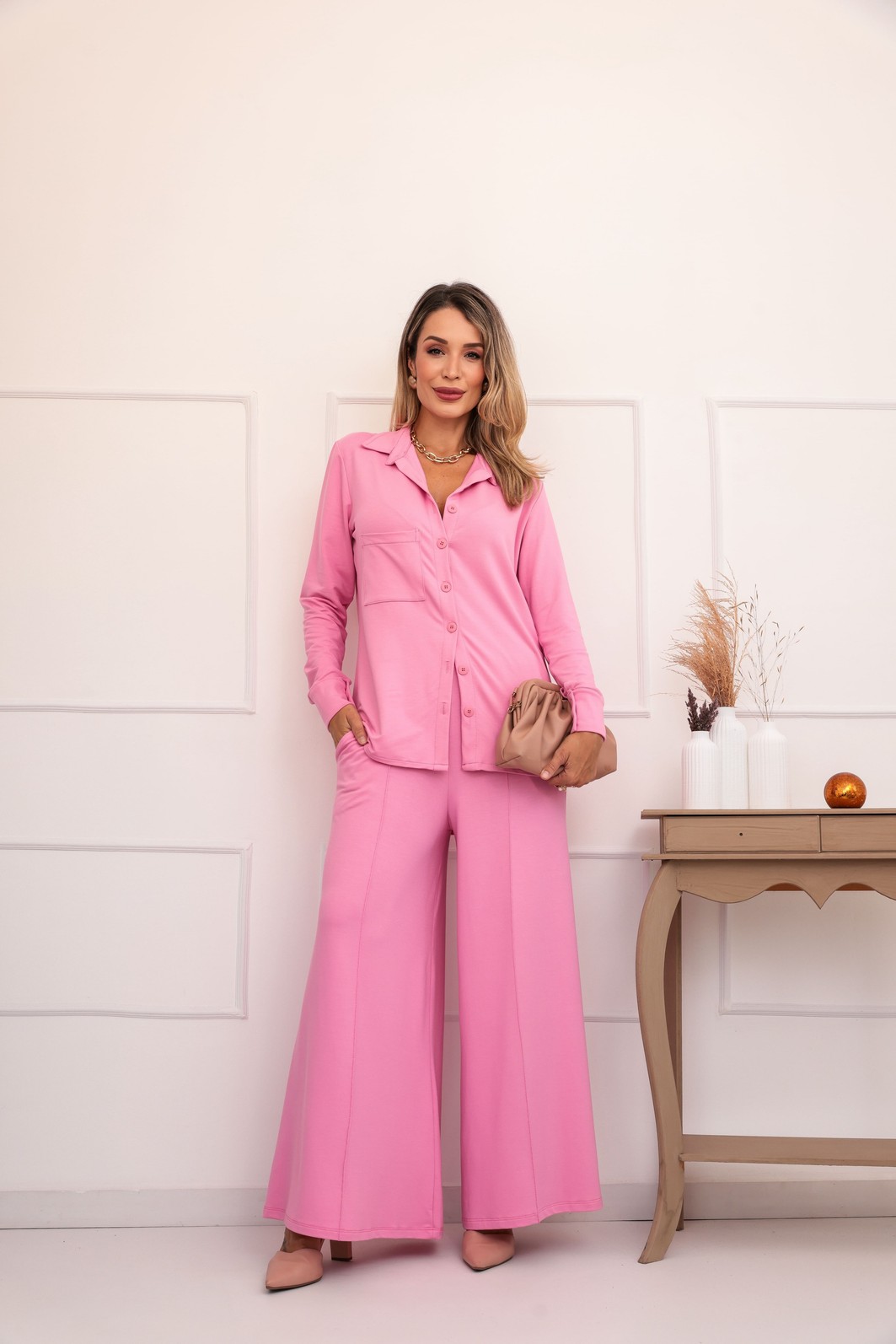 Conjunto feminino em Moletinho de Camisa e Pantalona Elisabete Rosa candy