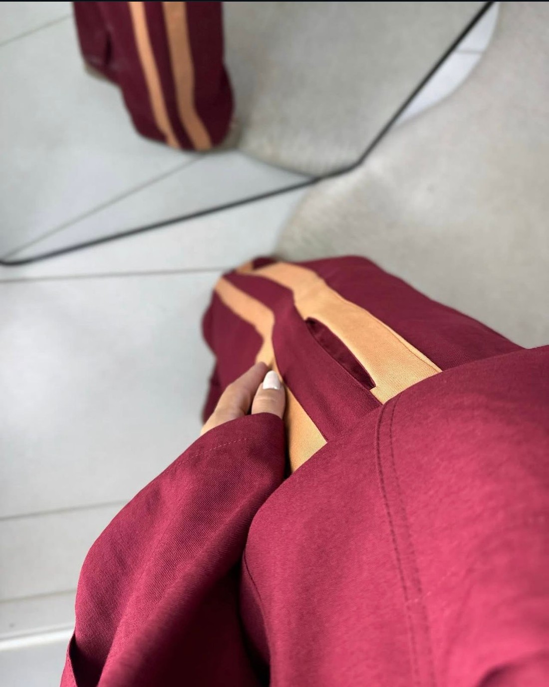 Conjunto Feminino Parka e Pantalona Listrado Vania Marsala Conjunto Feminino Parka e Pantalona Listrado Vania Marsala