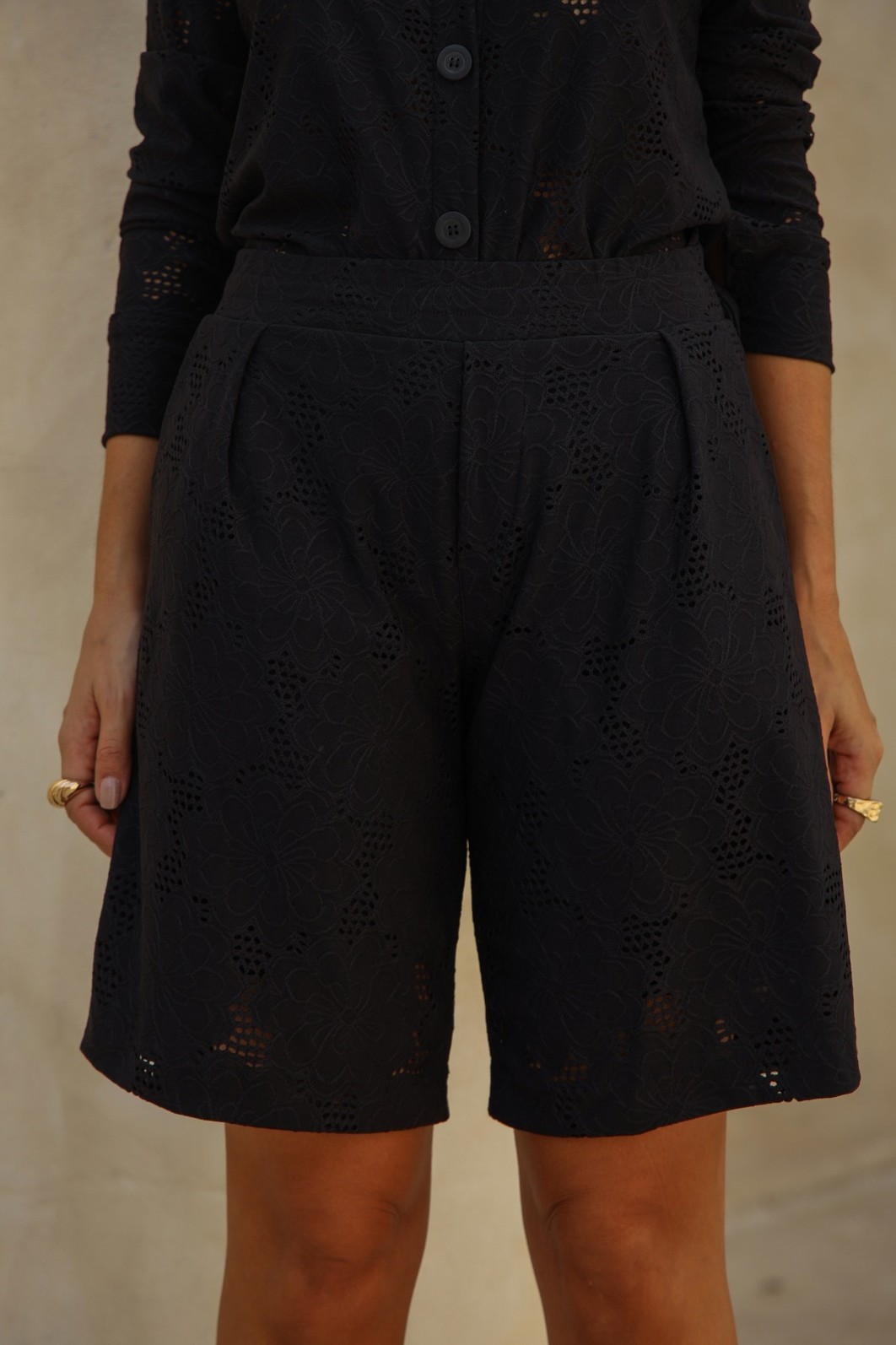 Conjunto De Camisa e Bermuda na Malha Lasie Preto Marilia Conjunto De Camisa e Bermuda na Malha Lasie Preto Marilia