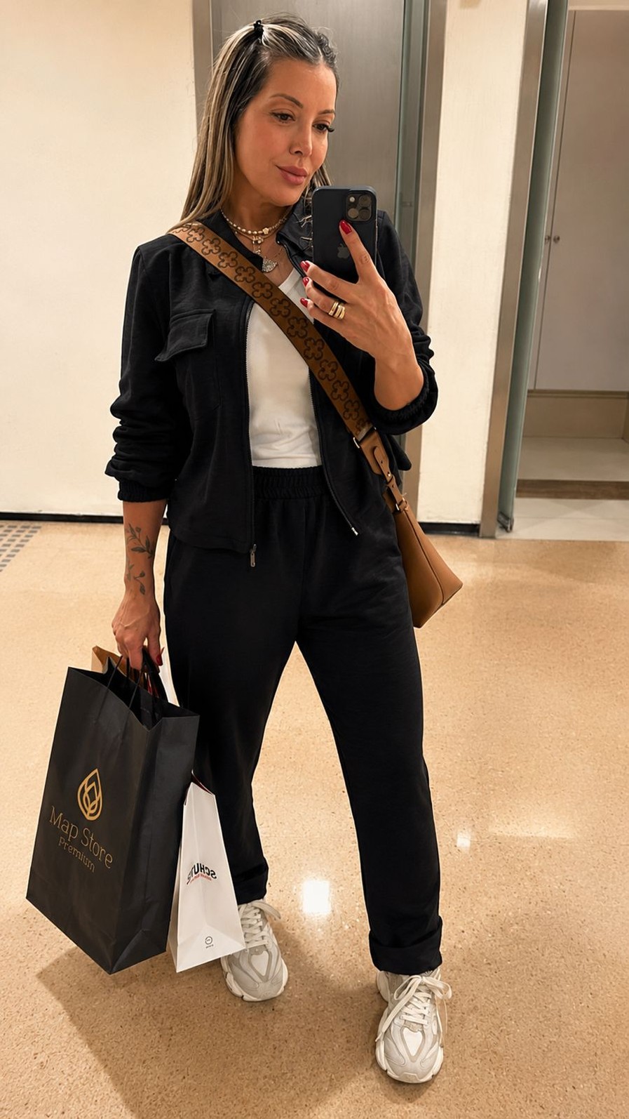 Conjunto  Feminino Em Moleton Fleece   Preto  Gloria ATENÇÃO ENVIOS DIA 01-07 PRODUTO EM PRODUÇÃO