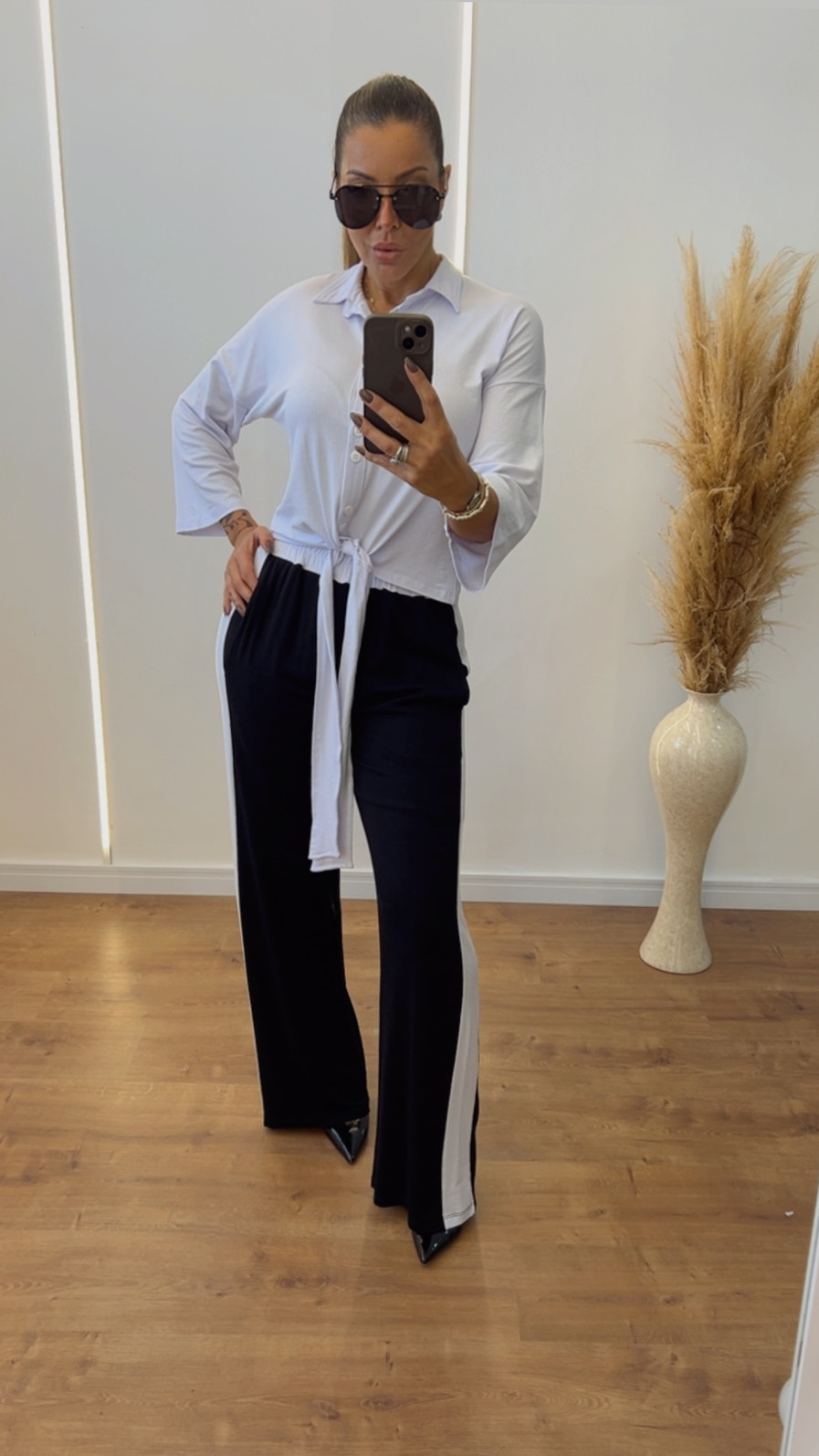 Conjunto de Camisa e Calça Bicolor Daniele Conjunto de Camisa e Calça Bicolor Daniele