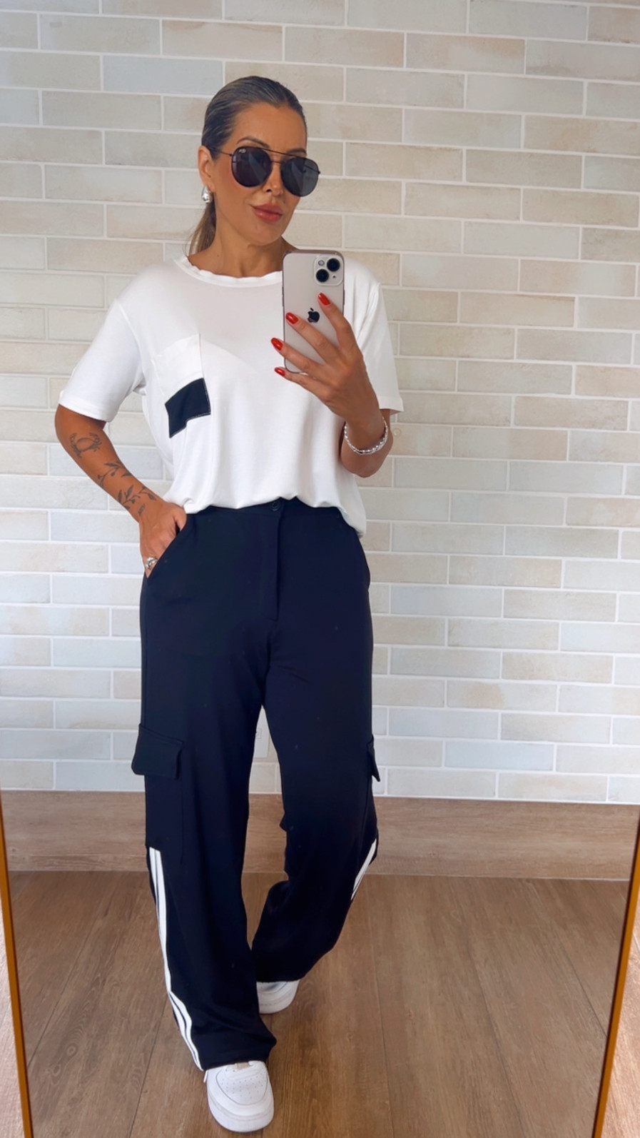Conjunto com t Shirts e Pantalona Bicolor Maria  Preto/Off