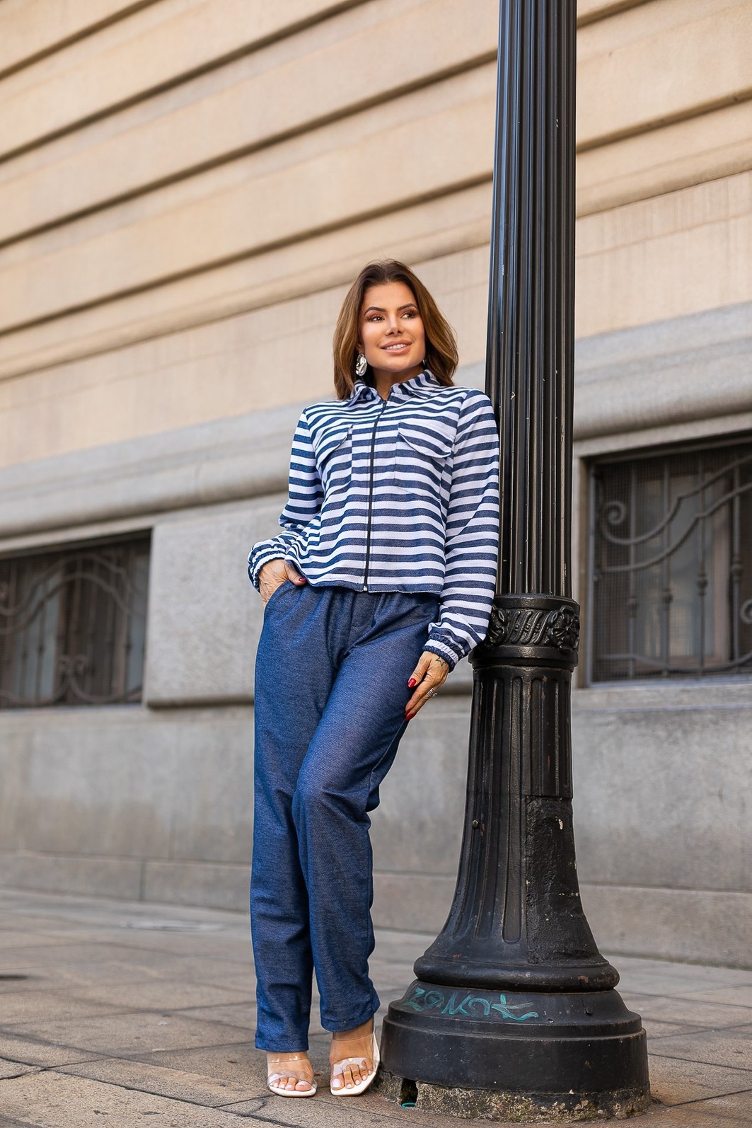 Conjunto Feminino  Em Moleton levinho azul jeans com listra  Gloria