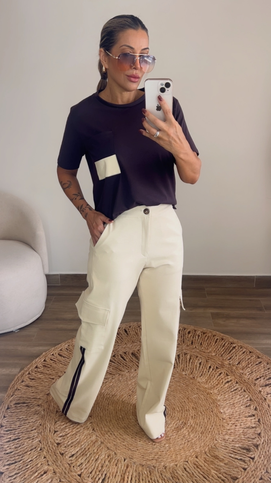 Conjunto com t shirts e pantalona bicolor Maria Marron/nude Conjunto com t shirts e pantalona bicolor Maria Marron/nude