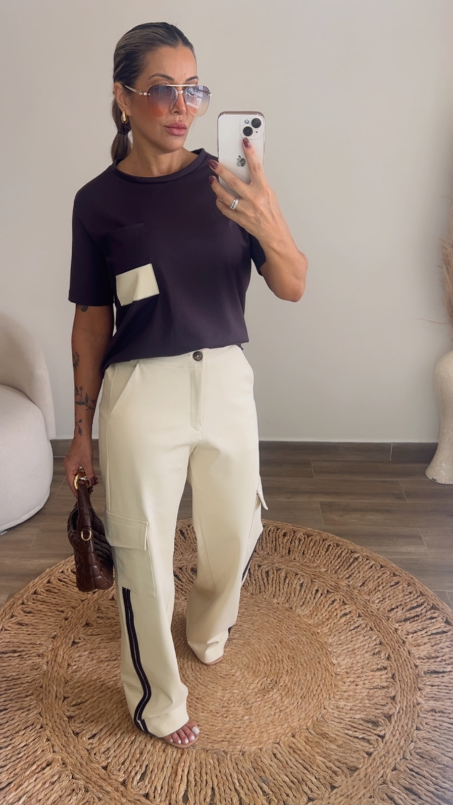 Conjunto com t shirts e pantalona bicolor Maria Marron/nude Conjunto com t shirts e pantalona bicolor Maria Marron/nude