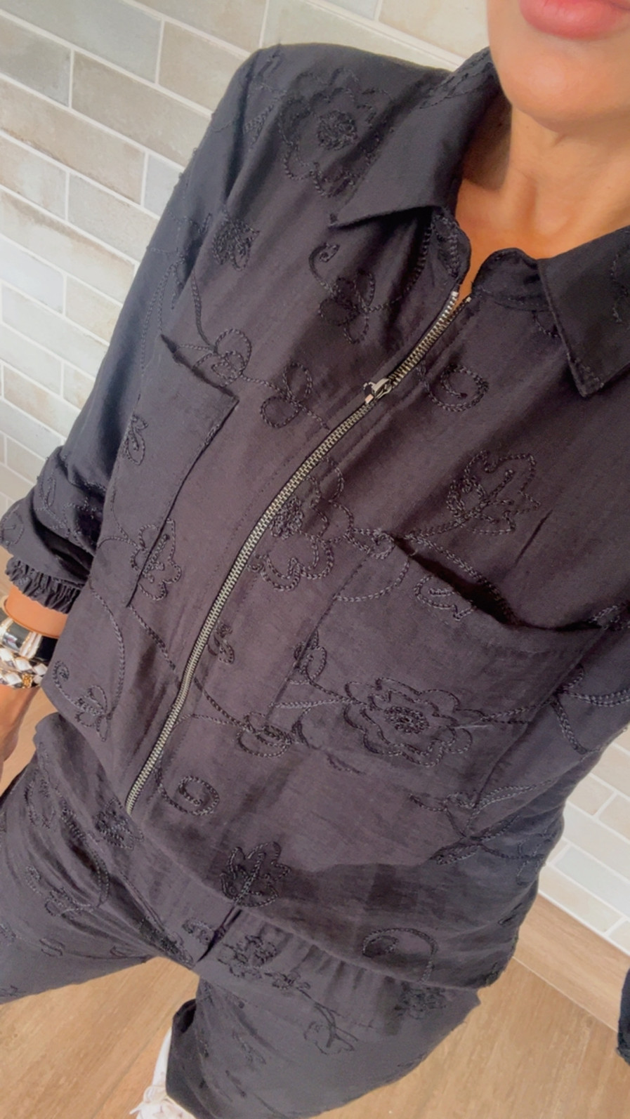 Conjunto de Jaquetinha e Calça Jogguer Bordado Preto Aurora