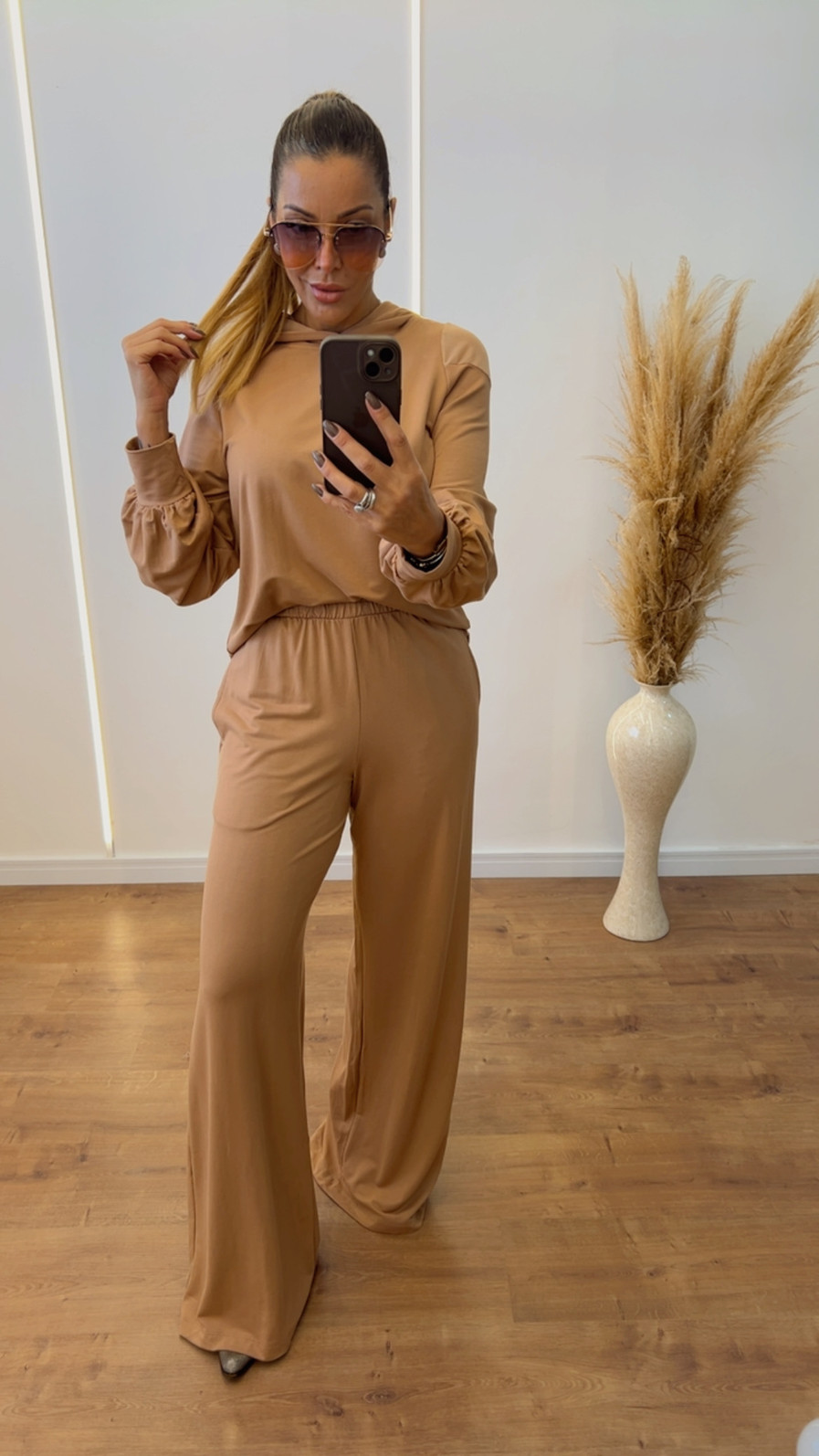 Conjunto com Capuz e pantalona Vivian moucha mousse Conjunto com Capuz e pantalona Vivian moucha mousse